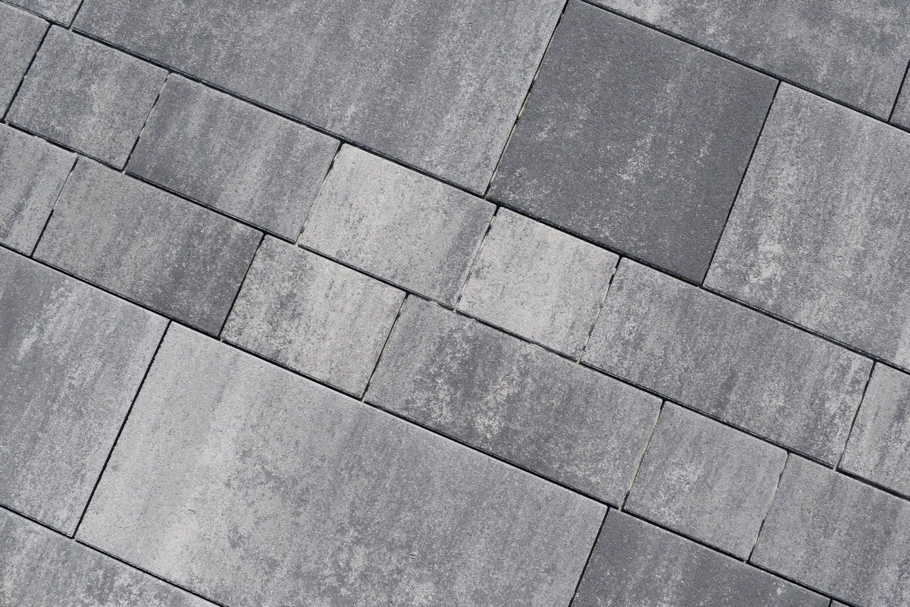 city stone design_betonova dlazba_Corso Grande_granito betónová dlažba Corso Grande naturo, farba granito a Corso Piccola naturo, farba granito
