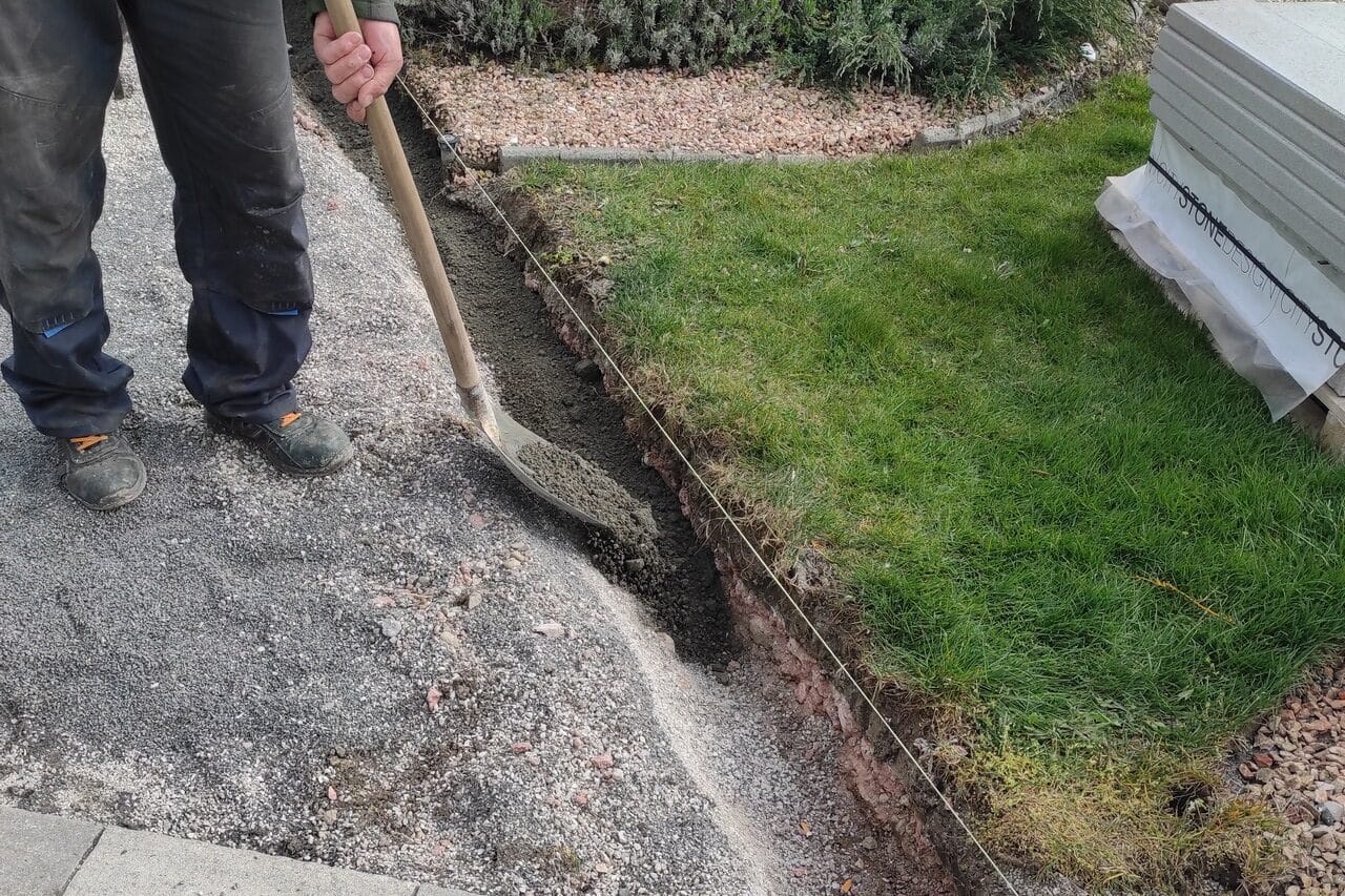 city stone design_betonove palisady_priprava betonoveho lozka