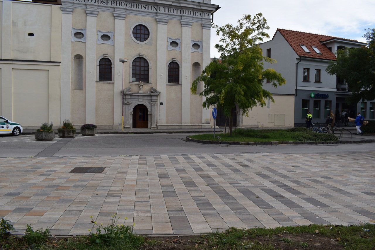 citystonedesign_betonova dlazba_reina_namestie snp_trnava_4