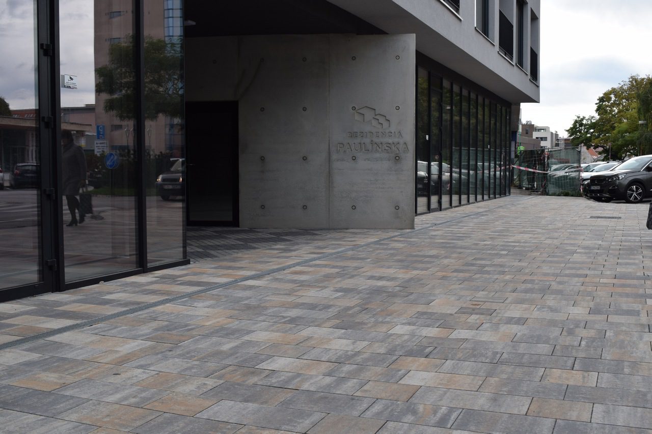 citystonedesign_betonova dlazba_reina_namestie snp_trnava_6