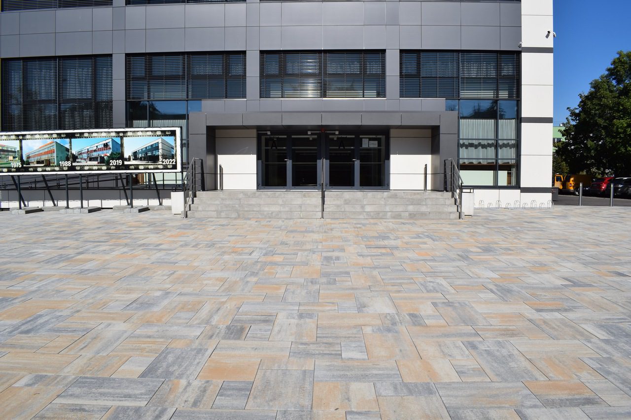 citystonedesign_dlazba ravena_dolomite_kulturny dom sala_1