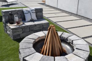 Kruhové ohnisko Arcadia, farba granito a Malé sedenie Arcadia, farba granito